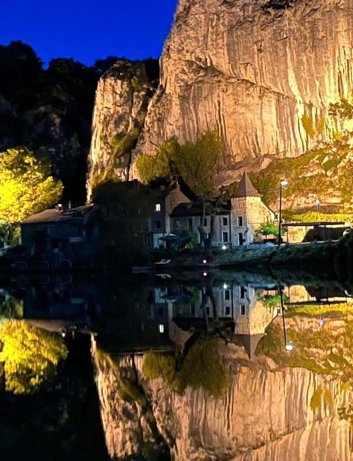 Pieds Dans L'Eau Private Wellness Bordure De Meuse Villa Lustin Luaran gambar
